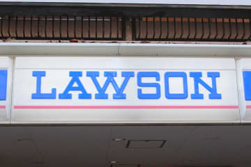 ローソンが緊急クマ対策実施へ　マニュアル整備、一部店舗へのクマ撃退スプレー配布