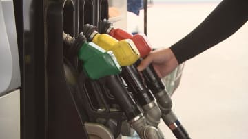 ガソリン税暫定税率を12月31日に廃止で与野党6党が合意…11月13日から補助金増額でも合意