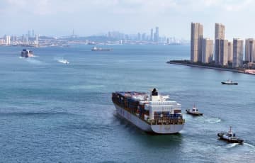 中国山東省青島港、1～9月は増収増益