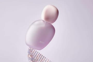 スナイデル ビューティの“モテ香水”がヘアミストに、ふわっと香るフローラル＆つるんとツヤサラ髪へ