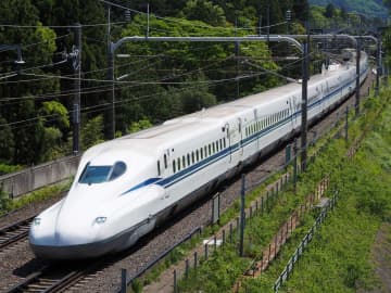 東海道新幹線「お子さま連れ車両」の運行拡大、年末年始のぞみ64本に！家族連れで周囲に気兼ねなく移動を、1ヶ月前から予約開始