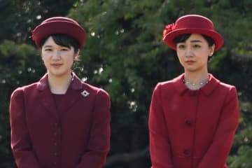 《“わざと”と勘ぐる声まで》佳子さま　園遊会での愛子さまとの“色被り批判”が的外れな理由