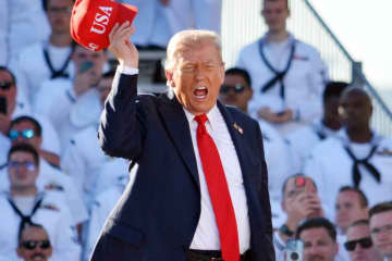 トランプ大統領専用機、羽田到着！6年4カ月ぶり、4回目の来日