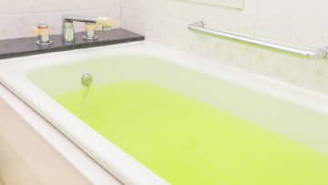 肌ケア目的なら「液状でお湯が白く濁る」入浴剤！具体的な効き目を期待する場合の入浴剤の選び方と入れるタイミング