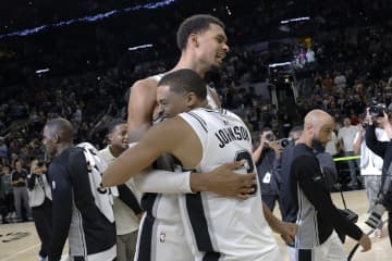 スパーズが球団初の開幕５連勝！ウェンバンヤマ「偶然じゃない。僕たちの努力の成果だ」＜DUNKSHOOT＞