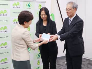 “命日”が“命の日”に　「ASUKAモデル」誕生から13年　思いや経緯まとめた本を自費出版　駅伝練習中に倒れ亡くなった少女の母らが学校に寄贈