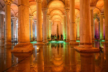 トルコ・イスタンブールの地下宮殿を探訪