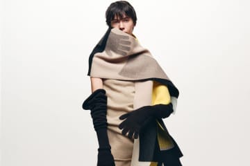 イッセイ ミヤケ“袖だけで構成”したニットウェア、ワンピースやアシンメトリーパンツ