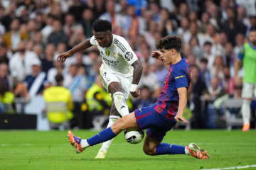 元ブラジル代表10番がヴィニシウスの“騒動”に言及「正しいものではないが、彼の怒りは理解できる」