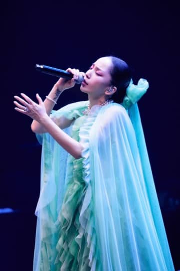 中島美嘉、最新ソウル公演より「雪の華」ライブ映像公開