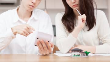 「ローンを返すだけの人生になるとは…」年収1,300万円の夫婦が新築後に痛感“誰も教えてくれなかった現実”