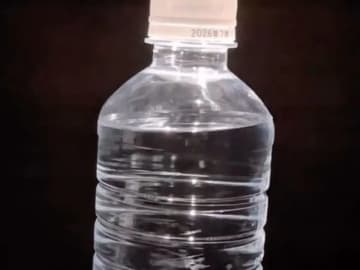 ペットボトルと牛乳でできる簡易ライト　停電対策に「賢い」「助かる」