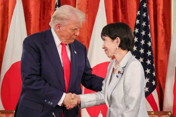 「度を越えている」元共産党女性議員　高市首相のトランプ大統領への振る舞いに強烈“皮肉”が物議