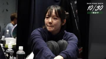 モデル雀士・岡田紗佳の“自宅感”漂う観戦シーンが注目の的「いえい！いえーい！」と大はしゃぎ／麻雀・Mリーグ