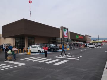 老朽化店舗の隣接地に新設！ 「ヨークベニマル原町西店」開店日レポート