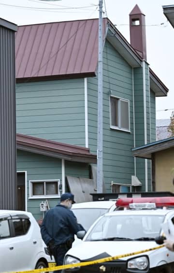 札幌3人死亡、殺人容疑で男逮捕　41歳「家族殺した」と出頭