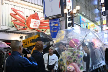 「こんなん初めて」大阪のハロウィーンは右も左も外国人だらけ!