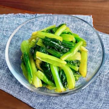 【小松菜、安売りの時に爆買い必須！】スプーン1杯で味がぐんぐん染みる！和えるだけで絶品簡単おかず