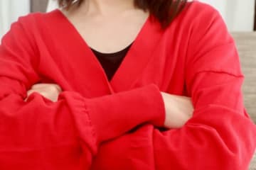 「お金なさそう」と見下された？店員にムカついて「4万円のスニーカー」衝動買いした女性