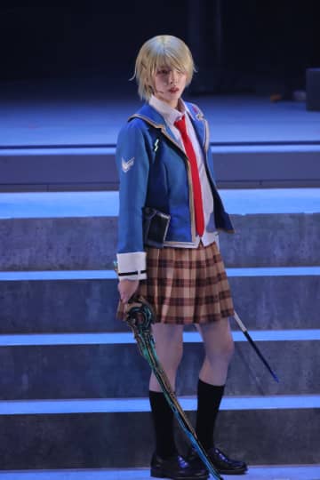 結那 中野あいみ 込山榛香 星波 太田夢莉 早川渚紗 河内美里etc.出演 舞台『ヘブンバーンズレッド』開幕