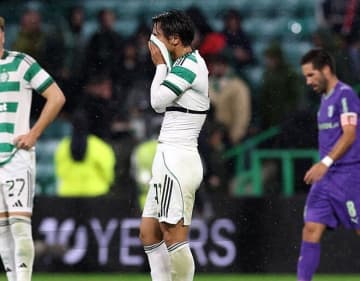 「先発出場しているのは幸運」“リーグ最高”の日本人MFがまさか！不調＆監督交代でレギュラー剝奪の危機「調子が良い時は魔法のようだが…」