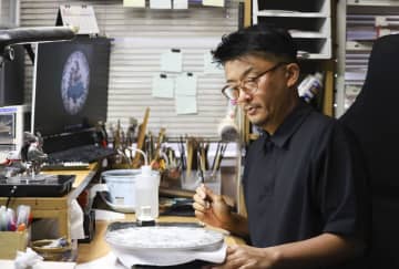 「九谷焼」の魅力、若い世代に伝えたい　石川・小松の作家、キャラとコラボも