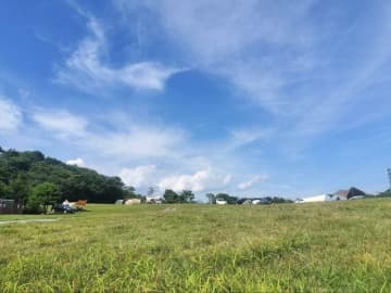 スカーッ！ と秋空ひろがる＆爽快なキャンプ場！　東京から約2時間半「佐久平スマートICから好アクセス」3選