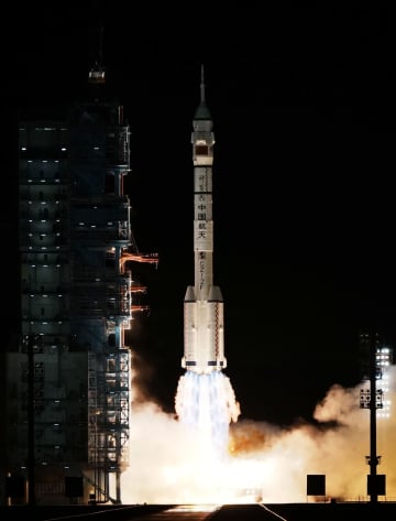 中国、有人宇宙船ドッキング成功　神舟21号打ち上げ、開発加速
