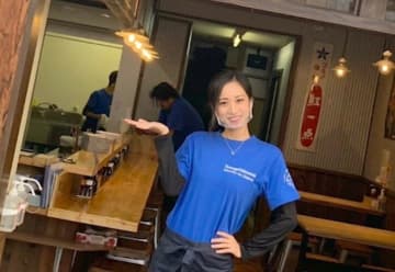 SNSで話題の“美人すぎるラーメン店主”に衝撃「きれい」「顔もちっちゃい」