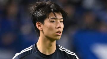 21歳の日本代表大器、まだ今季は1分もプレーできず…海外名門監督が説明 「大腿四頭筋に問題、もうすぐ練習復帰予定」