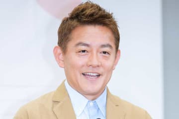 井戸田潤、第2子誕生用の新車候補が「高級感ある」　モデル妻も感激「広い」「理想的」