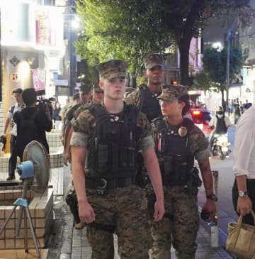 米軍、那覇で初の単独巡回　性暴力事件続発、繁華街で