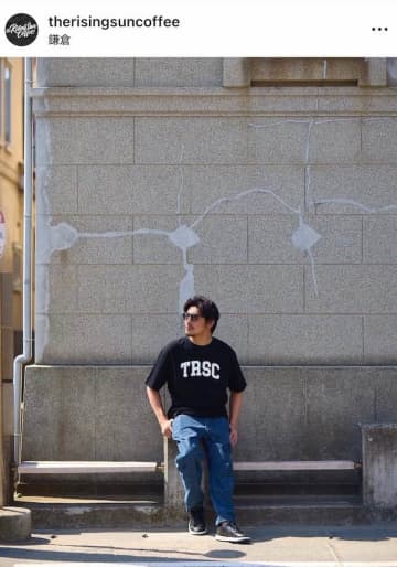 坂口憲二、真剣表情にドキドキが止まらない！　丁寧にコーヒー注ぐ姿「やっぱ、カッコいい」