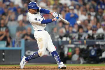 「ベッツの表情涙出る」ドジャースが3回に3得点　スミス先制打、不振のベッツが4番で大仕事　山本由伸に大きな援護点