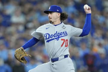 ロブレスキが1回無失点　6回1失点の山本由伸のあとを受けピンチ招くも得点与えず　佐々木朗希もブルペンで準備