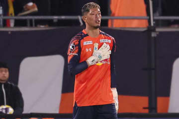 J1昇格へ大きな痛手「キツイな…」　守護神の離脱にファン悲痛「本当に厳しい戦いになる」