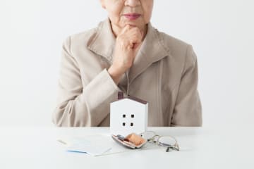 【70代】虎の子の老後資産、「増やす」と「守る」どちらを選択？ 元本割れと高収益の“はざま”で1600人の回答は