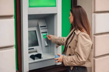 「夫名義の預金」を妻が引き出したら“横領”？　夫婦間でも注意すべきお金の管理ルールとは？