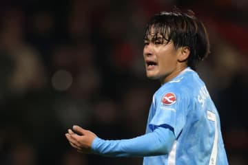 「見事なゴラッソ」英２部首位チームで絶好調の29歳MFが２試合連続の１G１A！ 豪快ミドル弾にファン驚嘆「11月シリーズは絶対代表デビューでしょ」