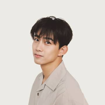 【全文】“9年間交際”オク・テギョン（2PM）、結婚発表“長い間信じてくれた人”…直筆の手紙でファンに伝える