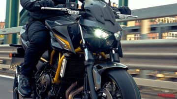 カワサキ新型「Z650 S」初登場！ 最新3眼ヘッドライト採用、ライディングポジションも最適化【海外】