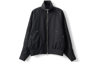 OAOがワードローブコレクションを始動、人気シューズ「サンライト」着想のトラックスーツ＆シャツ