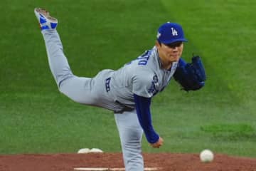山本由伸は492億円契約に「相応しい」　ベッツは“心酔”「最前線で投げる先発投手」