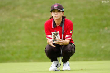 「もうお待たせって感じ」　渋野日向子は終盤の4連続バーディで決勝進出