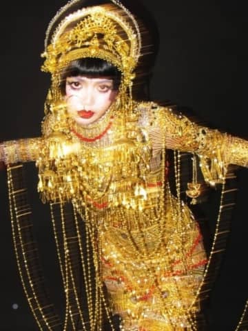 BLACKPINK リサ、衝撃のハロウィーン仮装を披露！Netflixアニメのキャラに変身