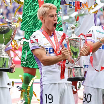 佐々木翔が吠えた「５つ目の星ありがとう!!」。セットプレーに絡んでダメ押し弾を演出「チームとしての狙い、形になって良かった」【ルヴァン杯決勝】