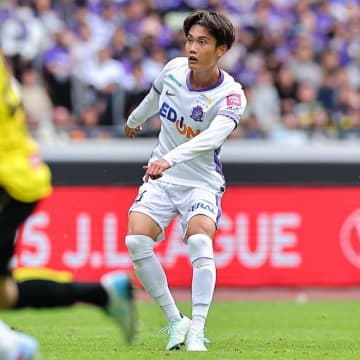 なぜ芸術的なゴールは生まれたのか。東俊希が明かす“迷いなきFK弾”【ルヴァン杯決勝／広島】