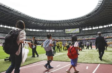 事故遺児らがルヴァン杯決勝観戦　国立競技場、警視庁が招待