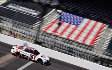 トランプ大統領来日時に迎賓館に置かれていたカムリのNASCARは、富士スピードウェイに輸送途中のものだった