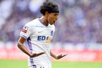 ストライカーが守備に奔走「結構できるなと」　貴重な追加点は「取ると思っていなかった」